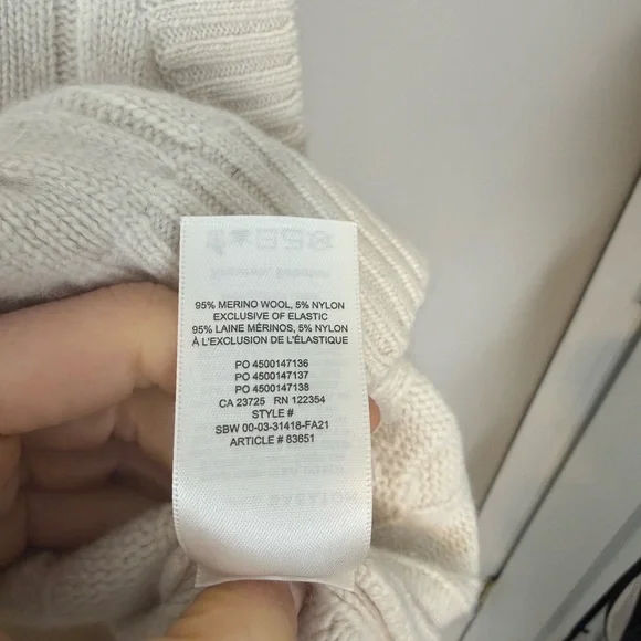 Aritzia Babaton merino wool sweater vest - Picture 3 of 4